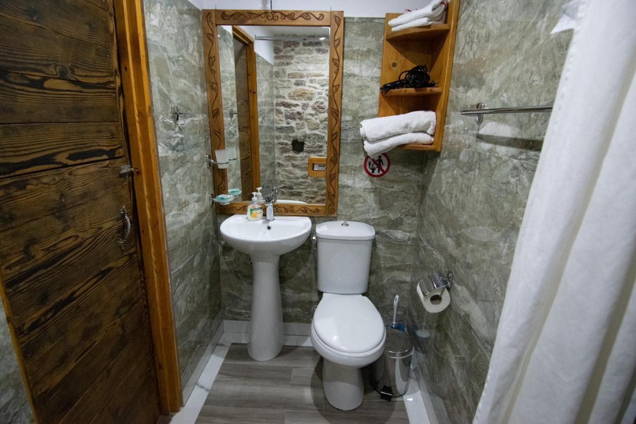 Mele Gjirokastër